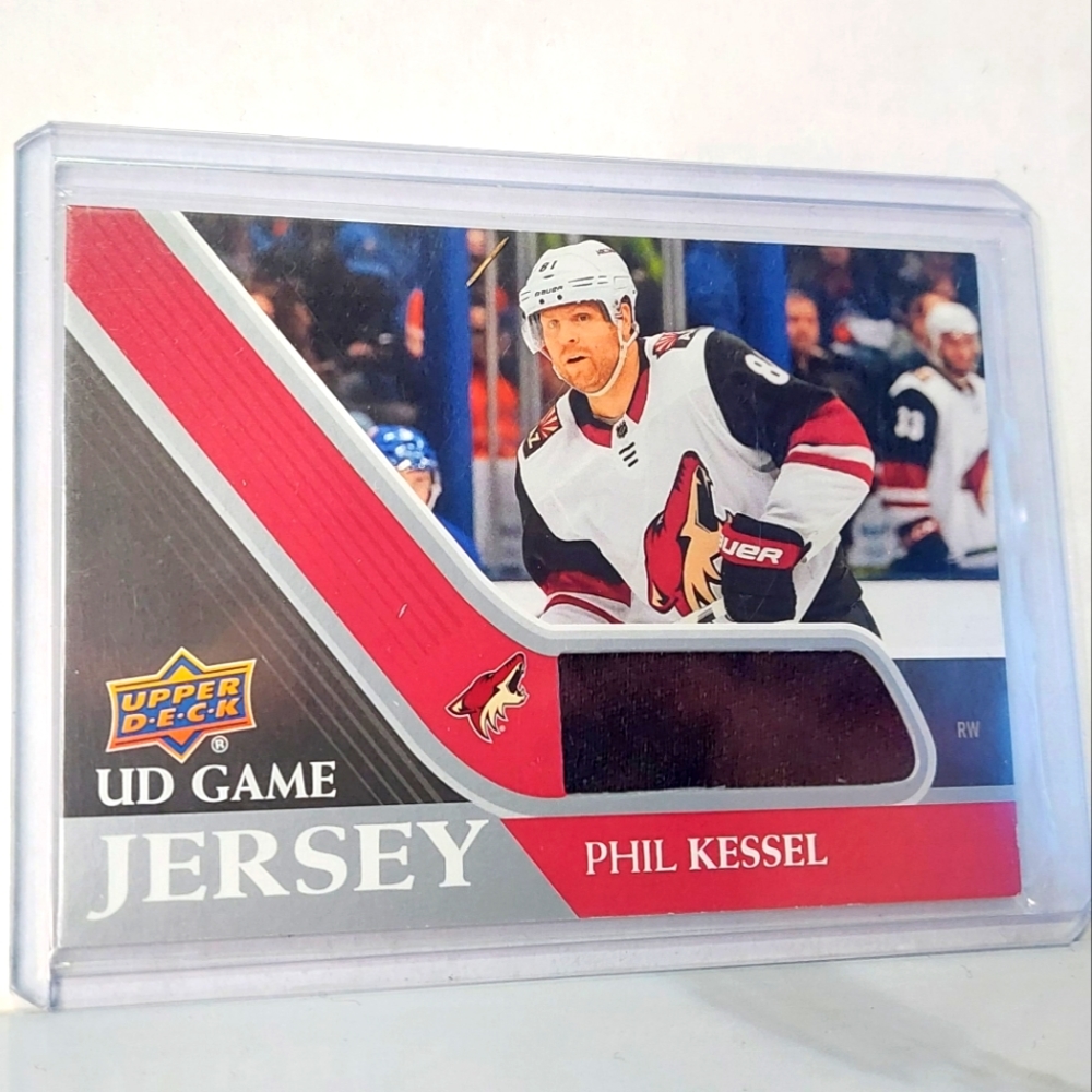 Phil Kessel Upper Deck Game-Used Jersey Hockey Card Coyotes
